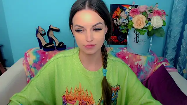 LindaaLu online show from 3, 3, 2025