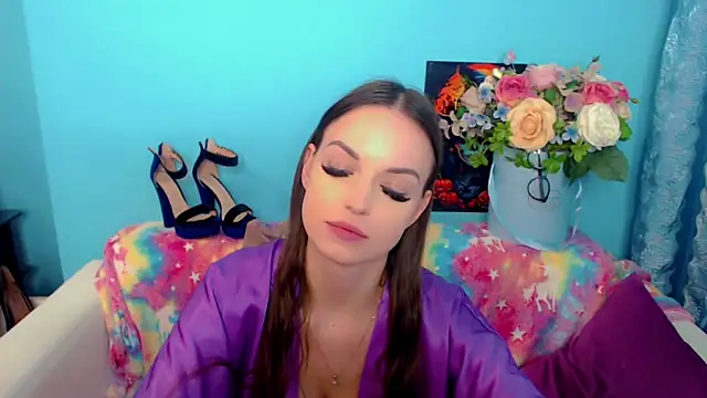 LindaaLu online show from 4, 3, 2025