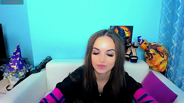 LindaaLu online show from 13, 11, 2025