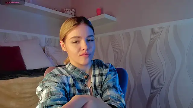 Anna Robinson online show from 7, 3, 2025