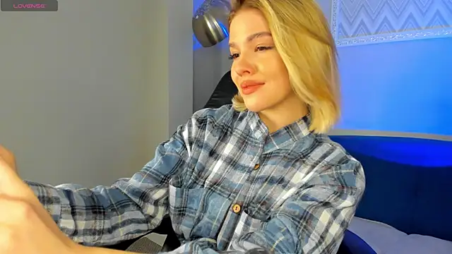 Anna Robinson online show from 5, 3, 2025