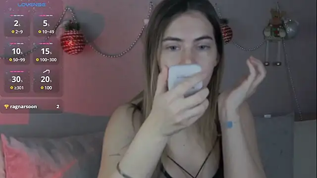 chloi hes online show from 29, 12, 2024