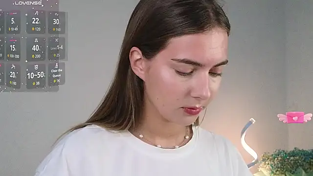 chloi hes online show from 22, 10, 2025