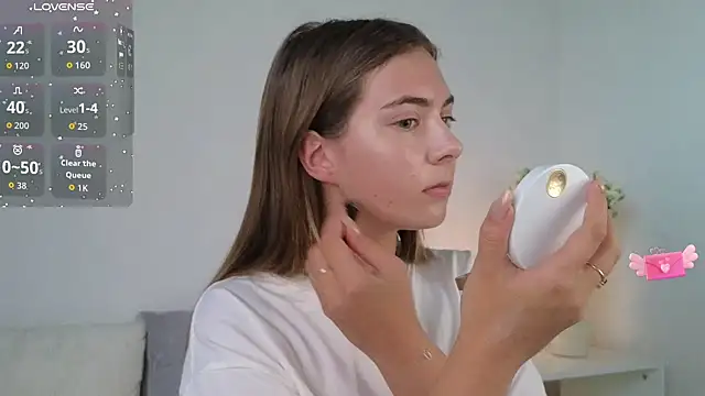 chloi hes online show from 10, 10, 2025