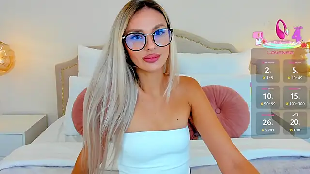 MissLoou online show from 11, 9, 2025