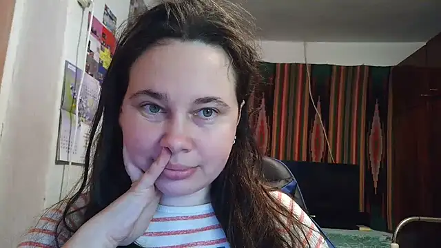 Cora Maro online show from 27, 10, 2025