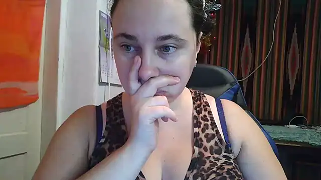 Cora Maro online show from 17, 10, 2025