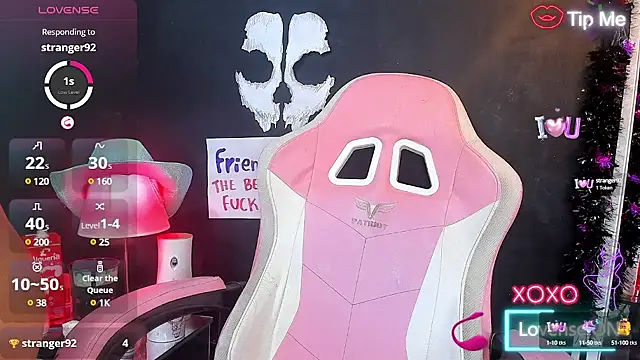 RoxaneEvans  online show from 8, 3, 2025