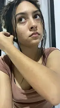 Emelie Ch1 online show from 6, 3, 2025