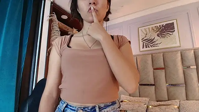 Emelie Ch1 online show from 15, 3, 2025