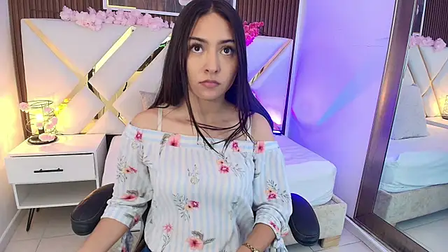 Emelie Ch1 online show from 9, 7, 2026