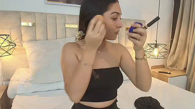 Emelie Ch1 online show from 16, 4, 2026