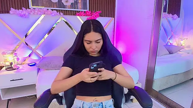 Emelie Ch1 online show from 16, 7, 2026