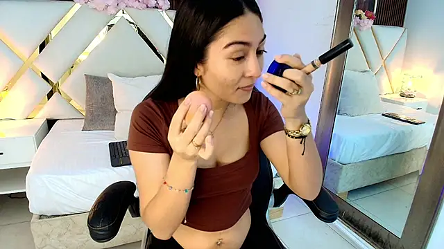 Emelie Ch1 online show from 4, 8, 2026