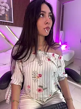 Emelie Ch1 online show from 27, 5, 2026