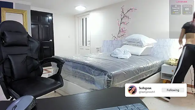 charolbruce 1 online show from 13, 3, 2026