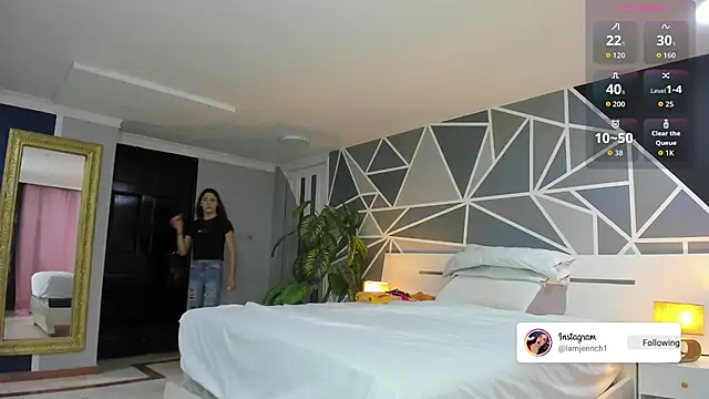 charolbruce 1 online show from 3, 10, 2025