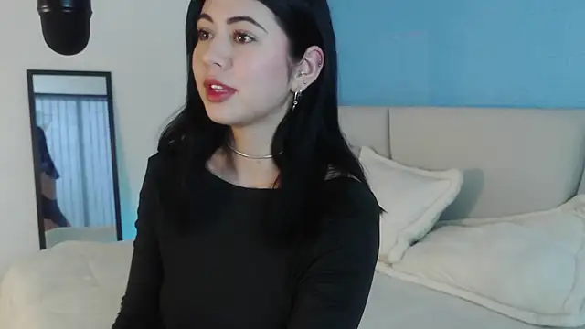 Zoe Benson online show from 8, 3, 2025