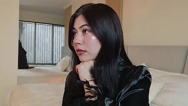 Zoe Benson online show from 21, 10, 2025