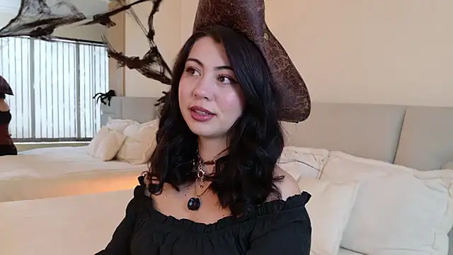 Zoe Benson online show from 29, 10, 2025