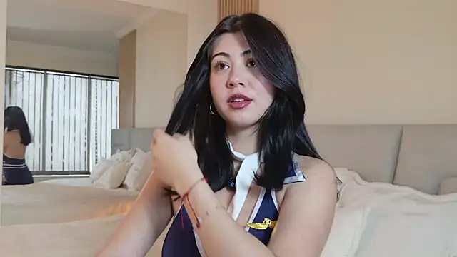 Zoe Benson online show from 20, 10, 2025