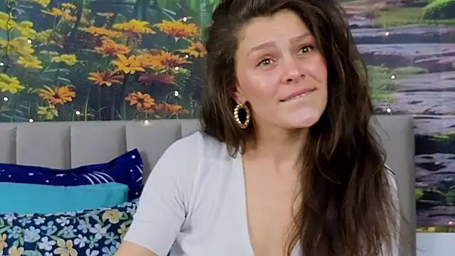 MadameDeFeu online show from 8, 2, 2025