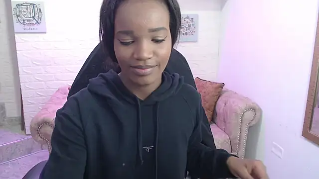 Snapshot of cattalheya chatting on 10, 11, 2025 cattalheya online show from 10, 11, 2025