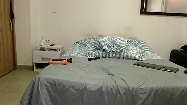 AnnieRoss69 online show from 4, 10, 2025