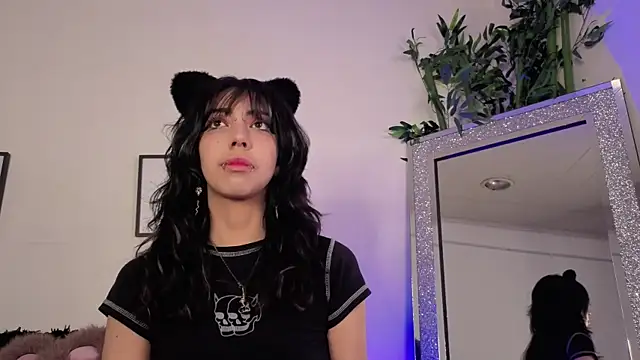 Nyx nayla online show from 7, 10, 2025