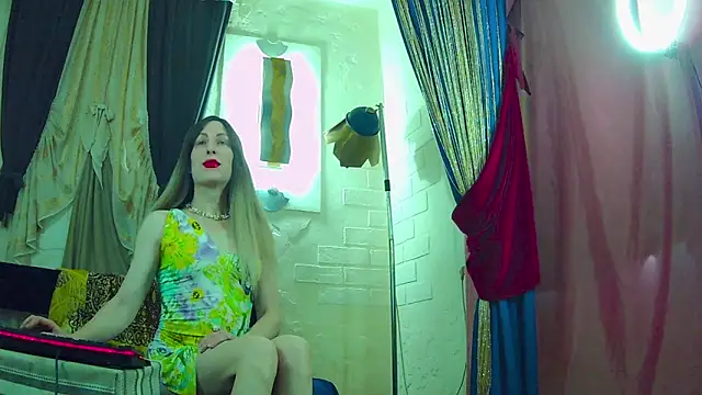 Mary Loon online show from 15, 4, 2026