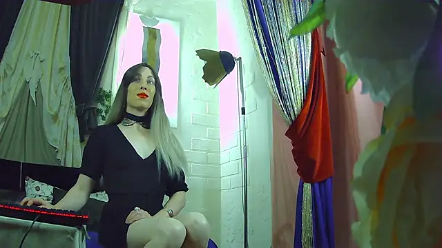 Mary Loon online show from 20, 9, 2025