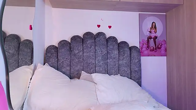 Susanamendezz online show from 7, 7, 2026