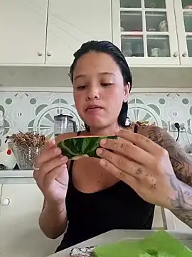 LorenRosse online show from 10, 9, 2025