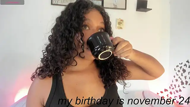 Snapshot of sara_sophieee chatting on 9, 11, 2025 sara sophieee online show from 9, 11, 2025