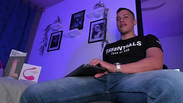 Snapshot of ThomsEvery_ chatting on 21, 1, 2025 ThomsEvery online show from 21, 1, 2025