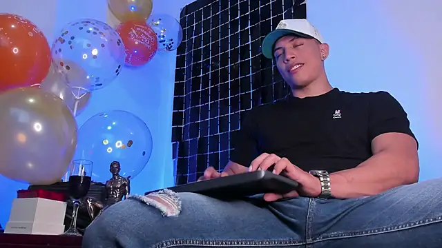 Snapshot of ThomsEvery_ chatting on 22, 3, 2025 ThomsEvery online show from 22, 3, 2025