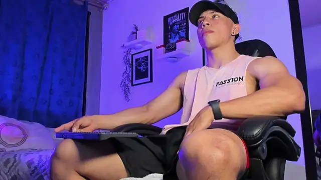 Snapshot of ThomsEvery_ chatting on 10, 9, 2025 ThomsEvery online show from 10, 9, 2025