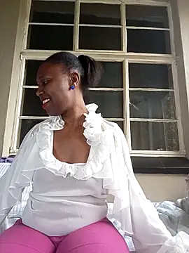 Snapshot of YourDreamLady22 chatting on 14, 11, 2025 YourDreamLady22 online show from 14, 11, 2025