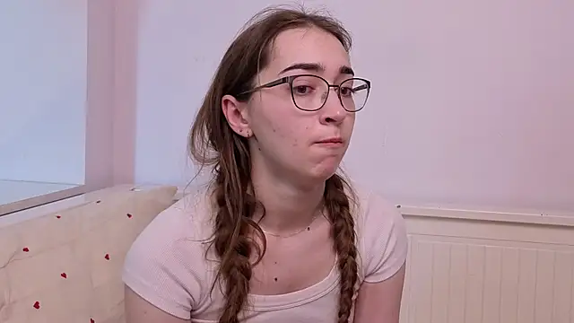 PollyBeev online show from 3, 7, 2026