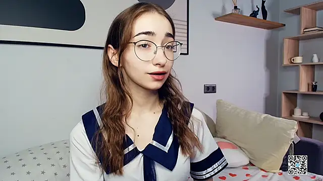 PollyBeev online show from 11, 10, 2025