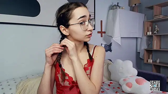 PollyBeev online show from 28, 10, 2025