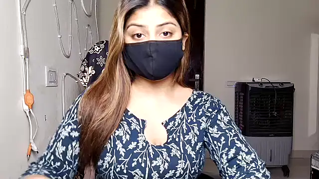 Hoty-Shivangi online show from 4, 4, 2026