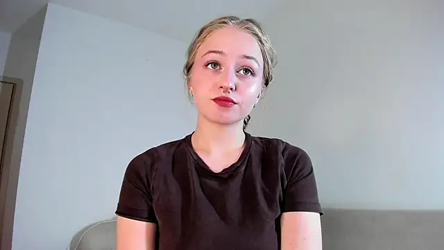 MiaMews online show from 12, 11, 2025