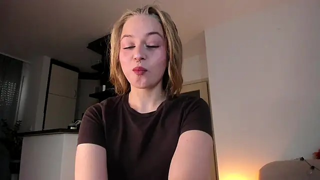 MiaMews online show from 21, 10, 2025