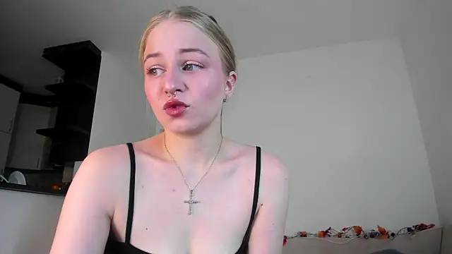 MiaMews online show from 5, 12, 2025