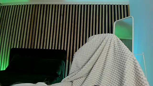 MiaMews online show from 18, 3, 2025