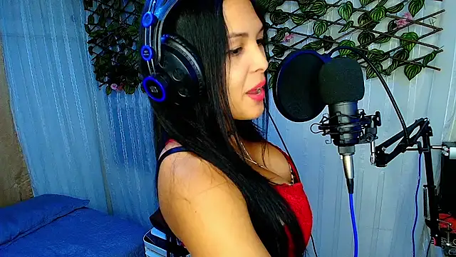 Snapshot of MOMMYJEVAA chatting on 12, 3, 2025 MOMMYJEVAA online show from 12, 3, 2025