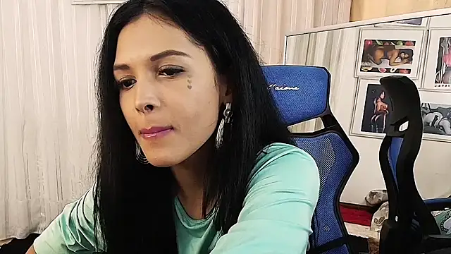 Snapshot of MOMMYJEVAA chatting on 26, 11, 2025 MOMMYJEVAA online show from 26, 11, 2025