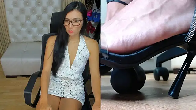 coniie jhons online show from 26, 9, 2025