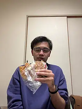 Snapshot of ryusei18570 chatting on 3, 3, 2026 ryusei18570 online show from 3, 3, 2026